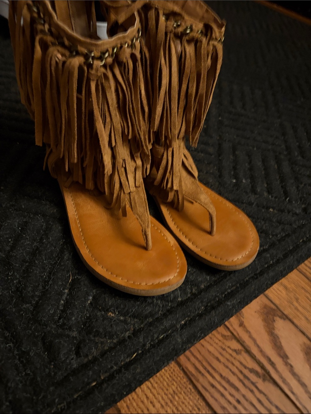 Fringe Moccasin Thong Sandals in Brown